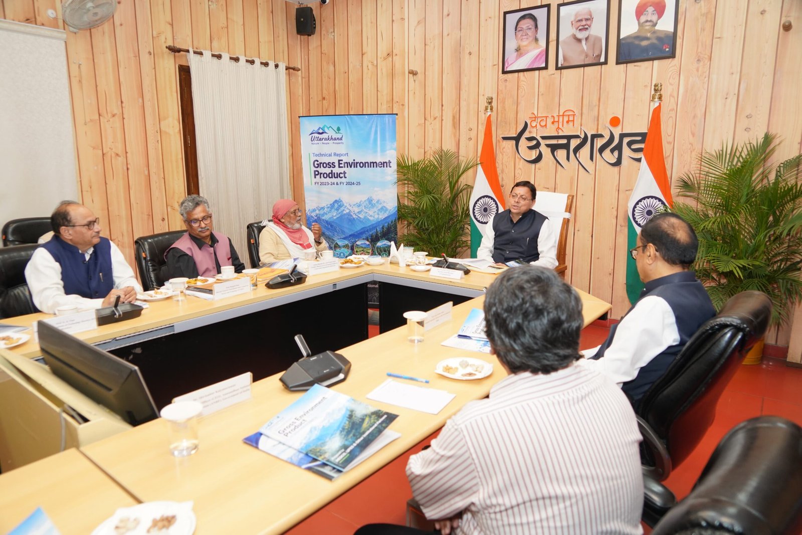 प्राकृतिक संसाधनों के संरक्षण के साथ विकास और पर्यावरण के बीच संतुलन जरूरीः मुख्यमंत्री