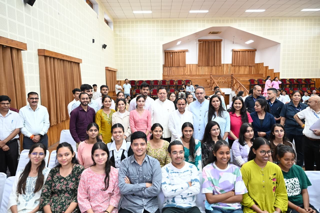 मुख्यमंत्री ने युवा भविष्य निर्माण योजना का किया शुभारंभ, 11 हजार छात्रों को मिलेगी निःशुल्क ऑनलाइन कोचिंग