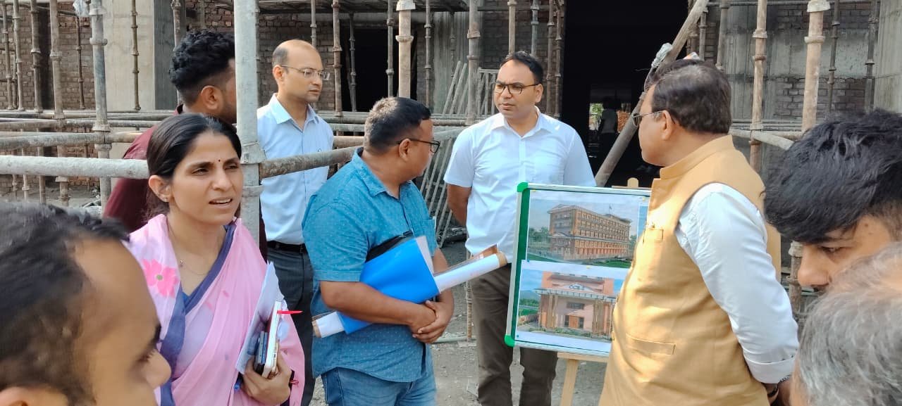 कुंभ मेला-2027 की तैयारियों को लेकर मुख्य सचिव ने निर्माण स्थलों का किया स्थलीय निरीक्षण