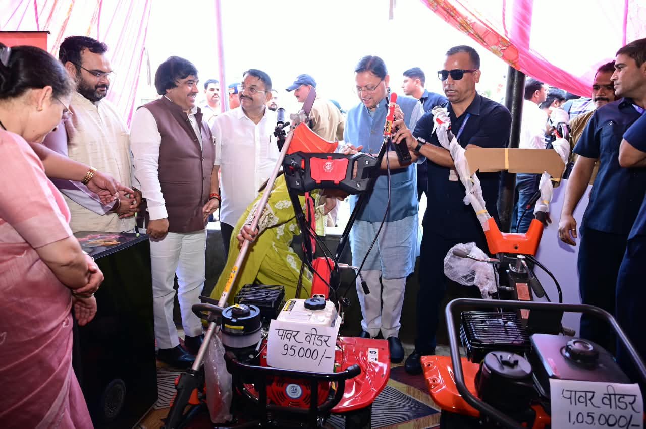 जनसमस्याओं के समाधान में लापरवाही बर्दाश्त नहीं, लोगों को दफ्तरों के चक्कर न कटवाएं अधिकारी : धामी