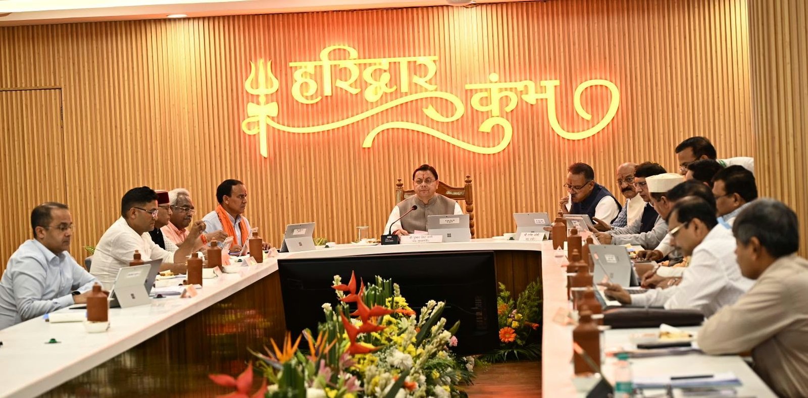 धामी कैबिनेट के 13 बड़े फैसले: अग्निवीरों को भर्ती में राहत, बाढ़ मैदानों के नियमन और बाल वीरता पुरस्कार योजना को मंजूरी