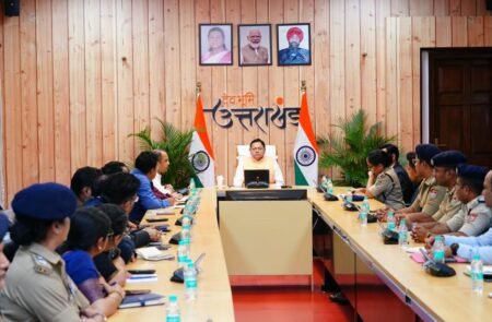 सीएम धामी का अधिकारियों को अल्टीमेटम, सड़कें गड्ढामुक्त करें, लापरवाही पर तय होगी जिम्मेदारी