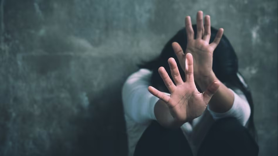 रुद्रपुर में युवती से कथित सामूहिक दुष्कर्म का आरोप: अपहरण के बाद वारदात का दावा, तीन आरोपियों की तलाश तेज