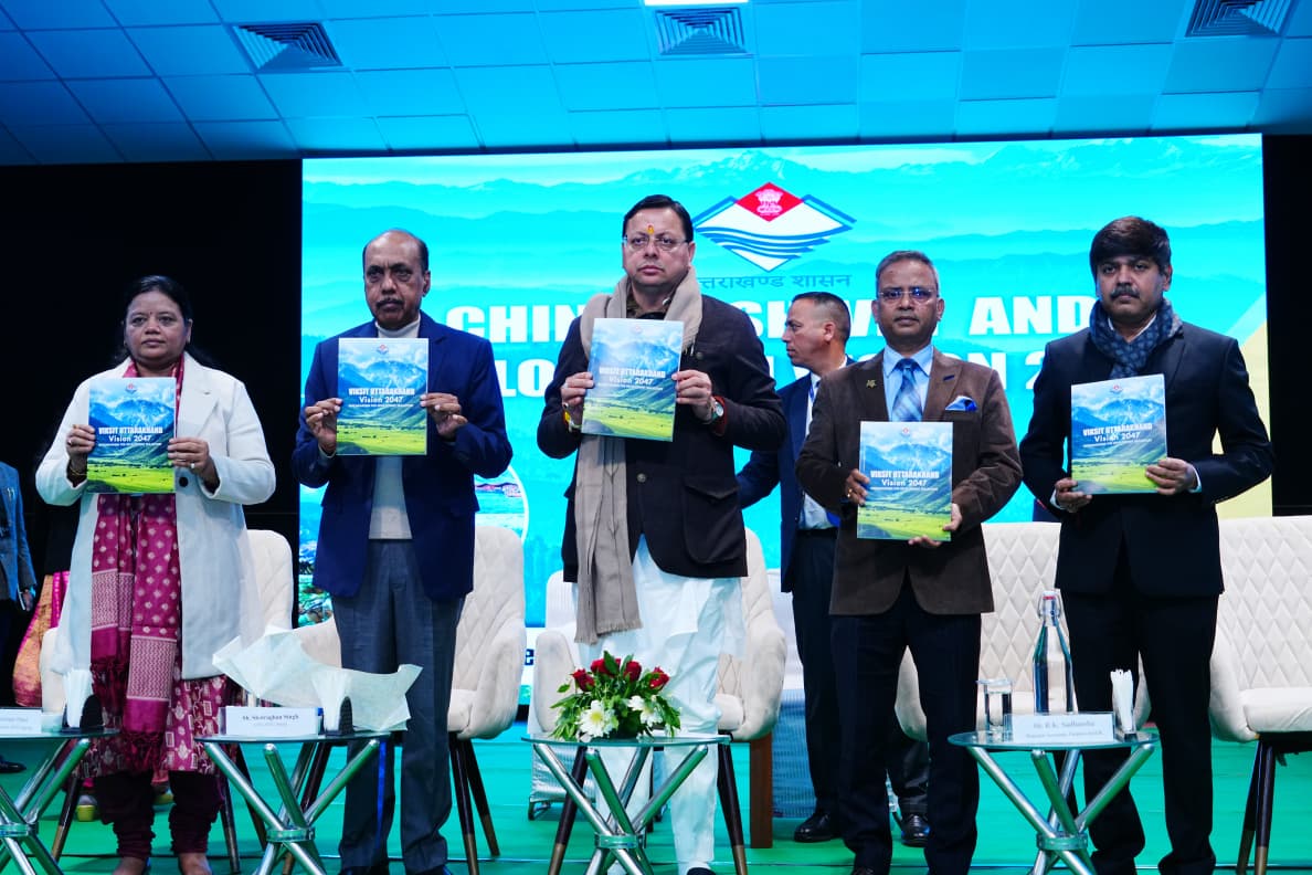 मुख्यमंत्री ने विज़न 2047 पर चिन्तन शिविर में अधिकारियों को किया संबोधित