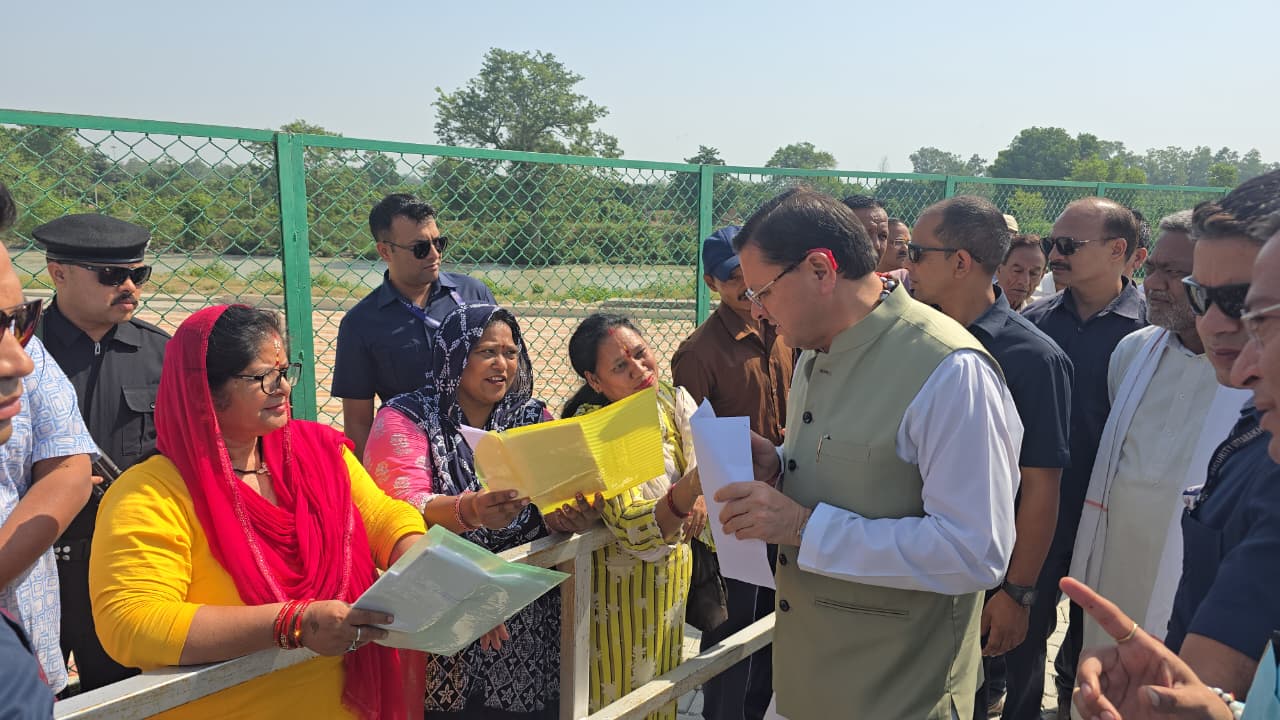 CM धामी ने सुनी जनता की समस्याएं, अधिकारियों को दिए त्वरित समाधान के निर्देश