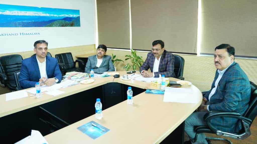 मुख्य सचिव ने सिडकुल बैठक में औद्योगिक विकास हेतु विशिष्ट हब विकसित करने के निर्देश