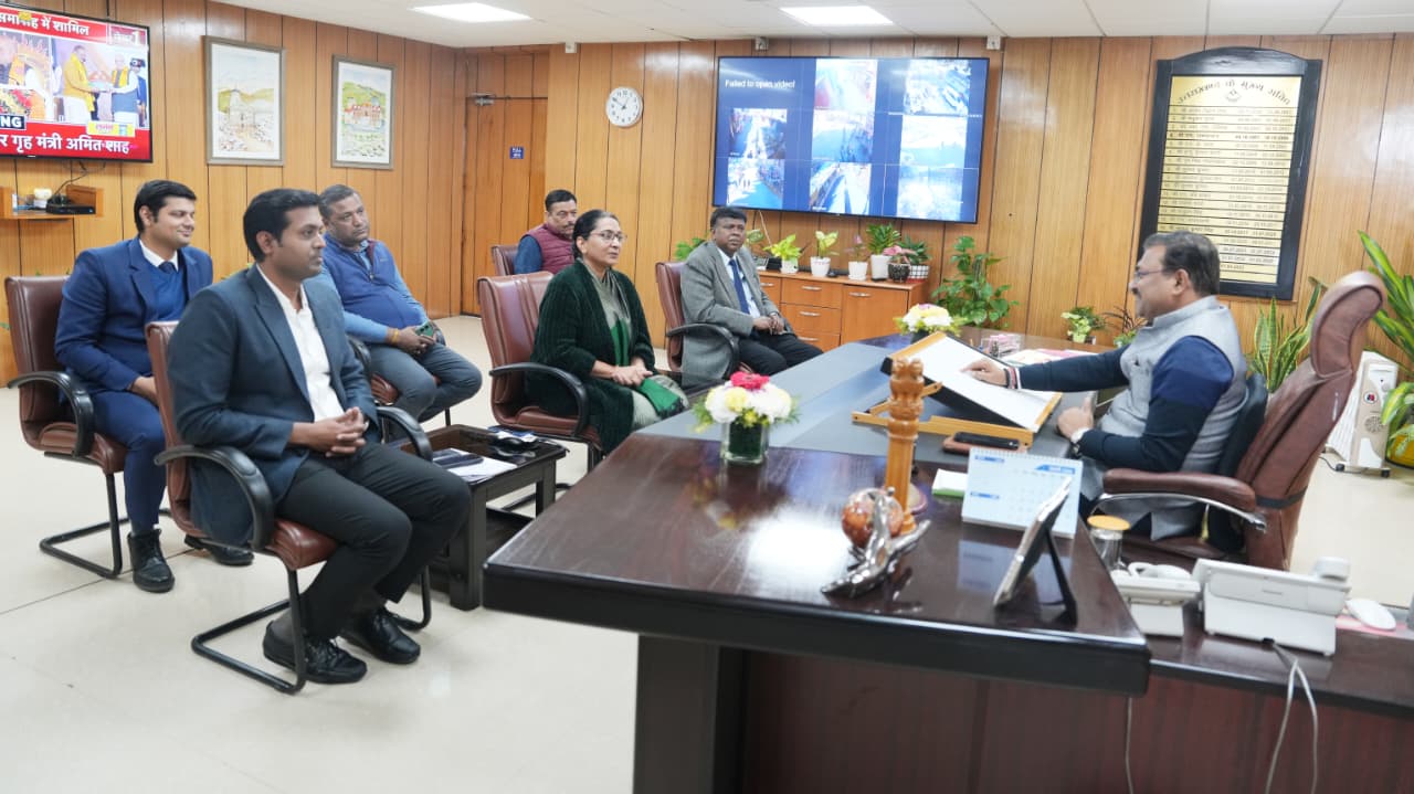 मुख्य सचिव की अध्यक्षता में उत्तर रेलवे से जुड़ी परियोजनाओं की समीक्षा बैठक