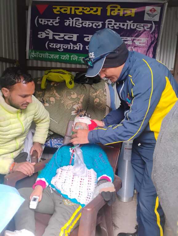 यमुनोत्री पैदल मार्ग पर SDRF की तत्परता, 7 वर्षीय बालिका की बचाई जान