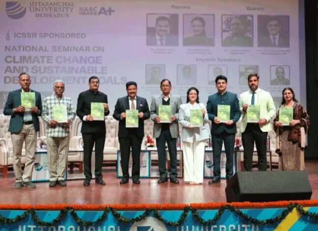 जलवायु संकट से निपटने की रणनीतियों पर विशेषज्ञ एक मंच पर