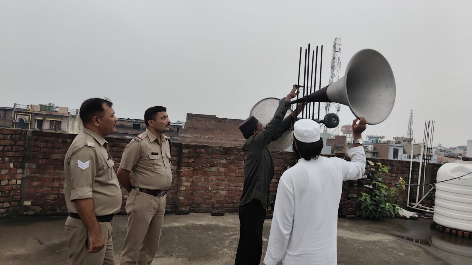 हरिद्वार : निर्धारित मानकों से अधिक ध्वनि में बजने वाले 94 लाउडस्पीकर धार्मिक स्थलों से गये हटवाये