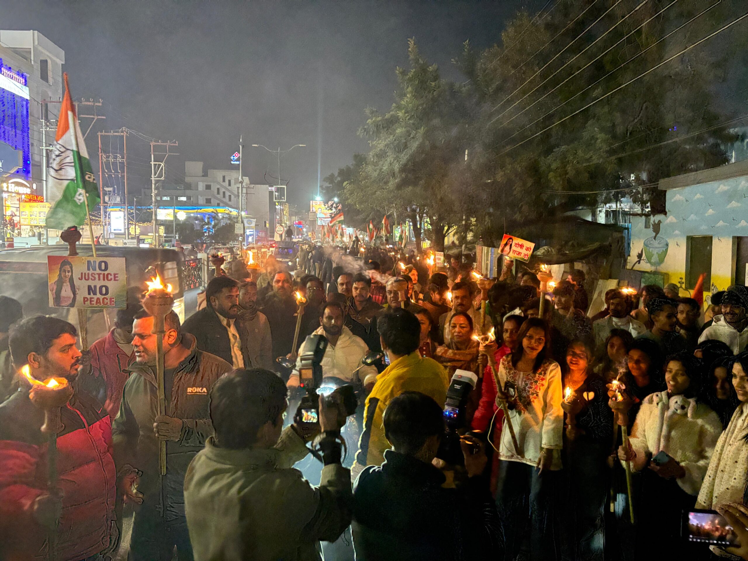 VIP का नाम उजागर करो, अंकिता को न्याय दो — धामी सरकार के खिलाफ कांग्रेस का मशाल जुलूस