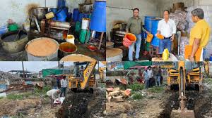 रुड़की में अवैध सॉस फैक्ट्री पर छापा: 8 कुंतल सॉस नष्ट, बिना लेबल की 351 बोतलें जब्त