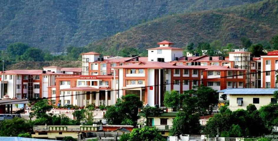 150 एमबीबीएस सीटों के लिए श्रीनगर मेडिकल कॉलेज में तैयारियां पूरी, छात्रों को मिलेंगी बेहतर सुविधाएं